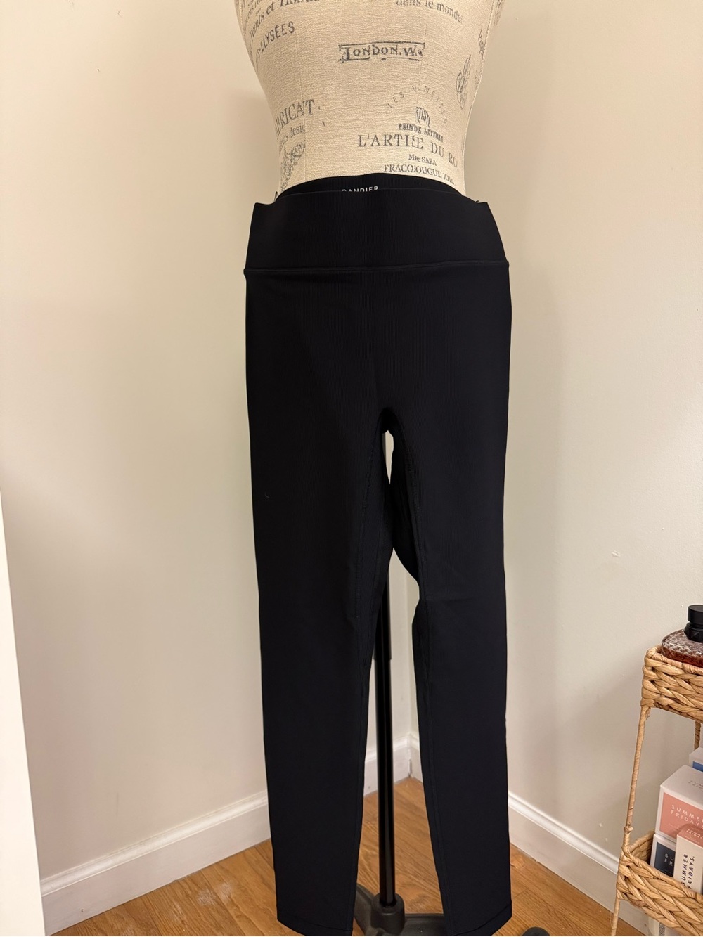 Women's Black High-Waist Leggings- Ribbed